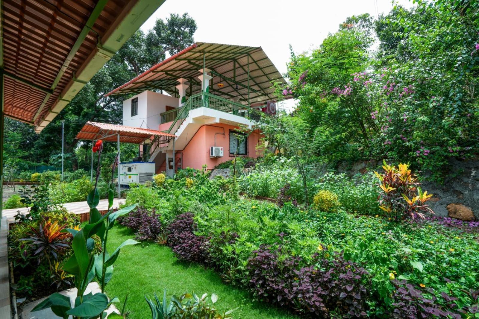 Mahalakshmi Agro Tourism 호텔 Poinad 외부 사진